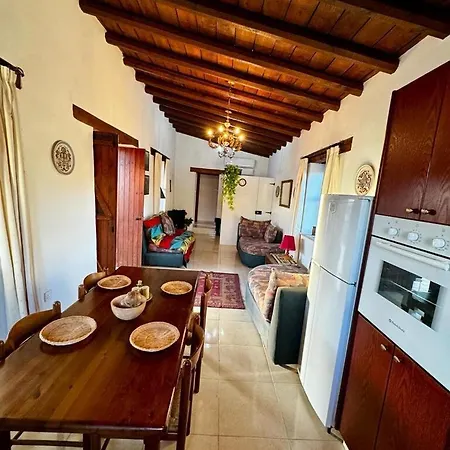 Apartmán Traditional Cypriot House - Akapanou Akapnu
