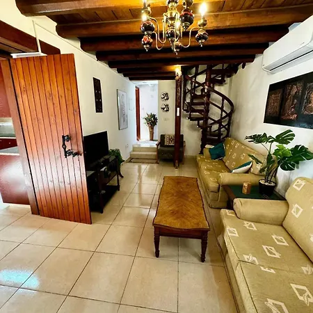Traditional Cypriot House - Akapanou 아파트 Akapnu